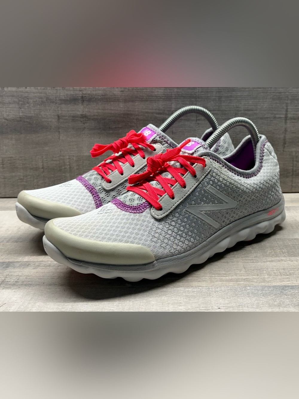 New Balance 885v2 Women’s Size 9 (2A) Narrow Running Shoes Gray Pink Purple